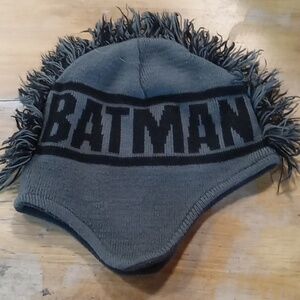 ( 362 ) T & DC COMICS BATMAN WINTER BEANY  SIZE ONE SIZE.